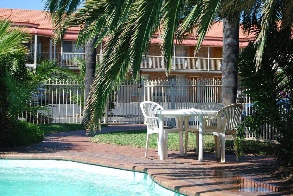 The Aberdeen Motel Даббо Экстерьер фото
